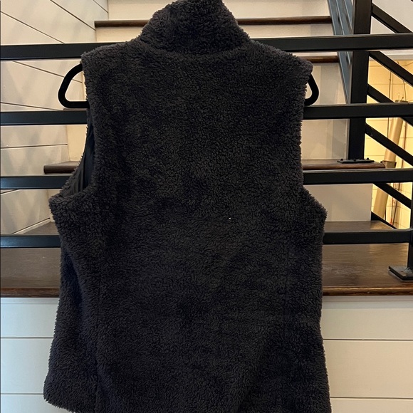Patagonia Women's Dark Fleece Vest - Picture 5 of 6